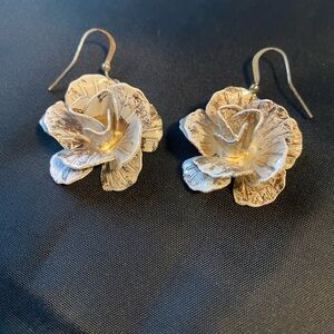 Elegant Silver/ white Flower Earrings